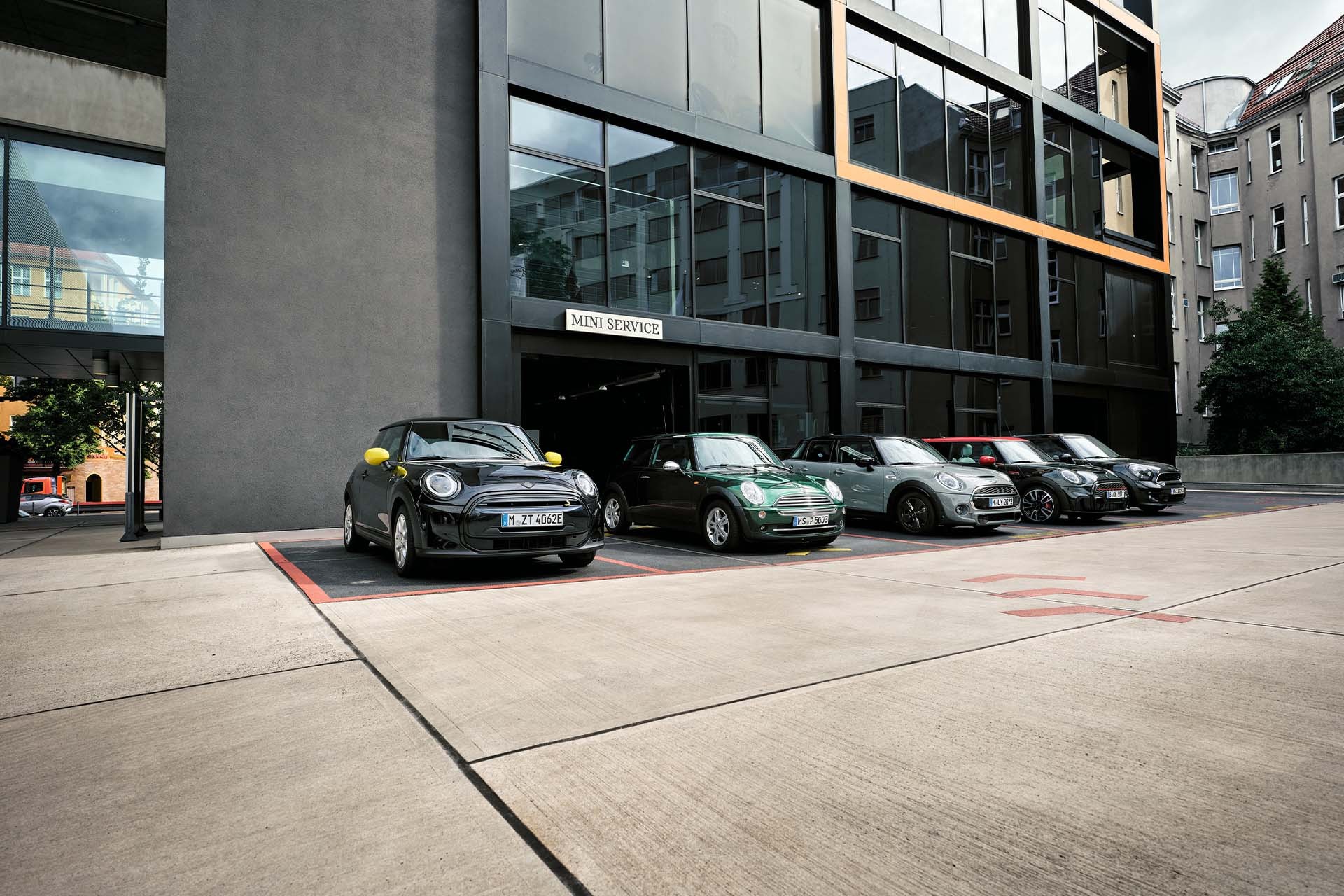 MINI Service Center - Intro-Teaser